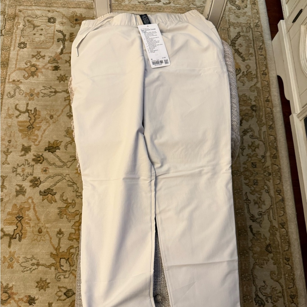 Lululemon Men’s White Venture Trousers Pique Unworn Medium